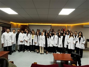 Moleküler Biyoloji ve Genetik Bölümünde Önlük Giyme Töreni ve Oryantasyon Programı Gerçekleştirildi